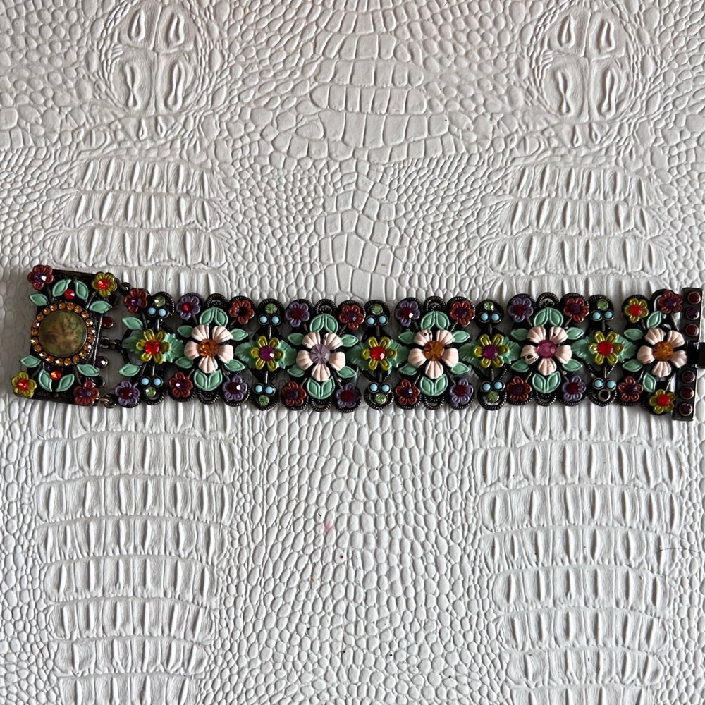 Vintage MX by Michael Morrison Enamel & Crystal Scrolled cherub Bracelet - Picture 8 of 9